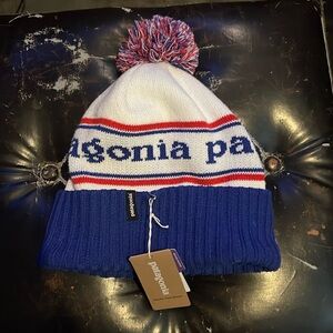 PATAGONIA POWDER TOWN BEANIE MADE FROM RECYCLED POLYESTER